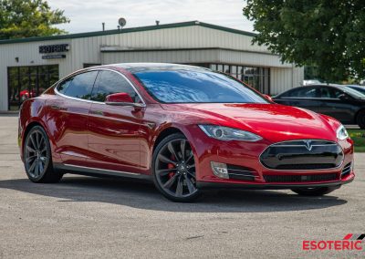 Tesla Model S (Red)